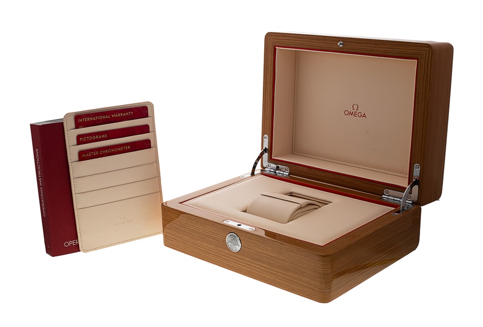 Omega Planet Ocean 215.30.44.21.01.001 Image 5